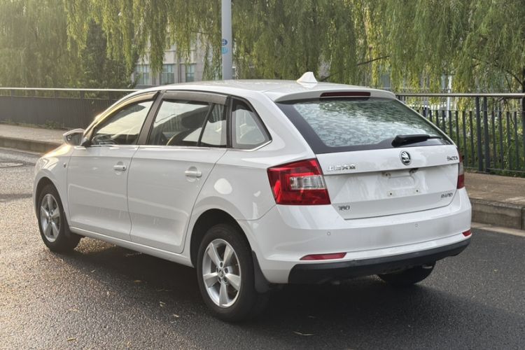 Used Skoda Rapid Spaceback 2016 1.6L Automatic Chuanxing Edition

