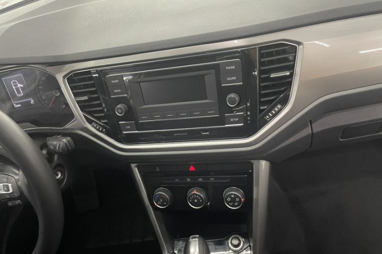 Used Volkswagen T-ROC 2018 230TSI DSG Two-Wheel Drive Advanced Version China V Standard
