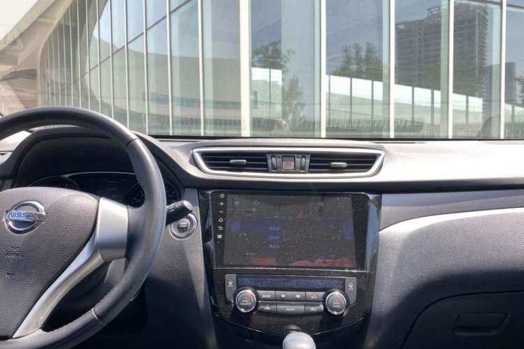 Used Nissan X-Trail 2015 2.0L CVT Comfort MAX Edition 2WD
