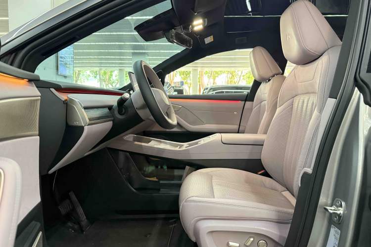 Used ONVO L60 2024 60 kWh Rear-Drive Version