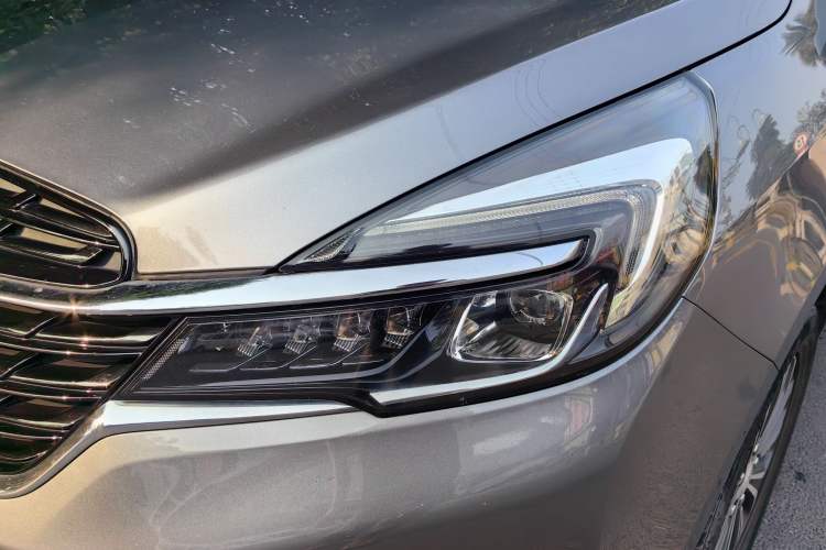 Used Buick GL8 2022 Land Cruiser Executive Class 652T Comfort Model
