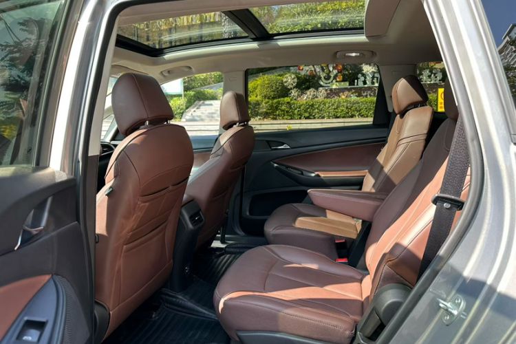 Used Buick GL6 2019 18T 6-Seater Connected Luxury Version China VI Standard
