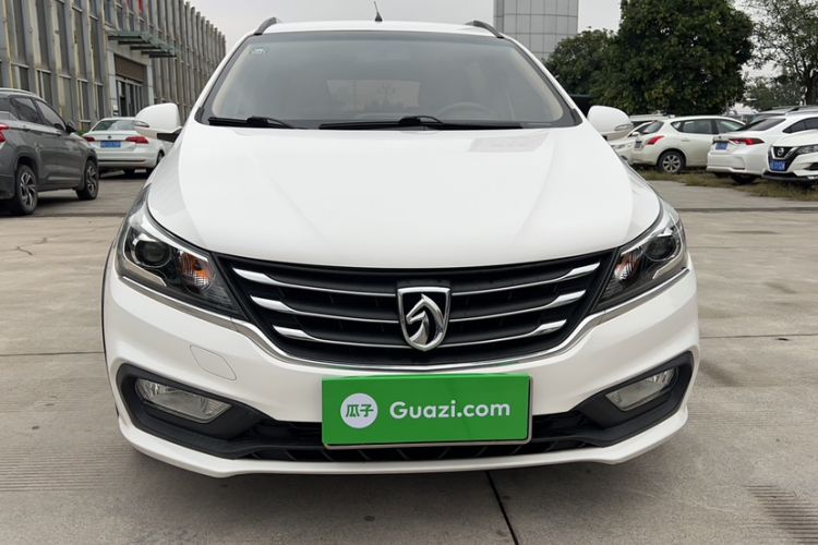 Used Baojun 310W 2017 1.5L Manual Fashion Model China V