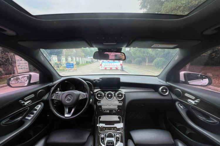 Used Mercedes-Benz GLC 2019 GLC 260 4MATIC Luxury Model
