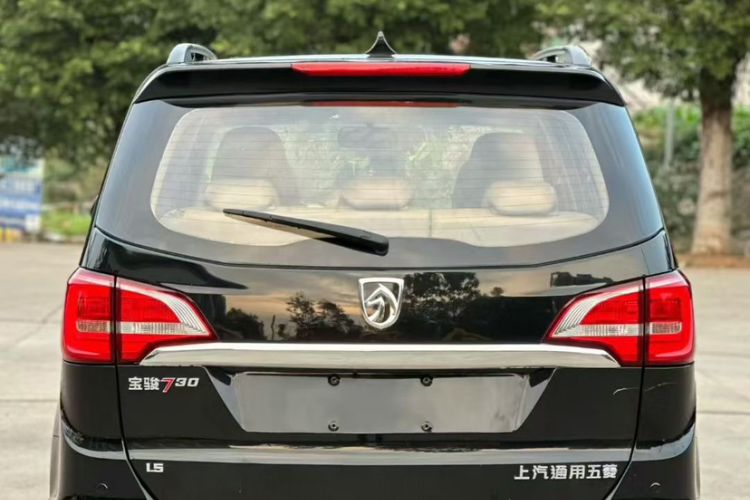 Used Baojun 730 2016 1.5T Manual Luxury Edition 7 Seats
