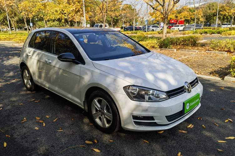 Used Volkswagen Golf 2017 1.6L Automatic Comfort Million-Vehicle Anniversary Edition
