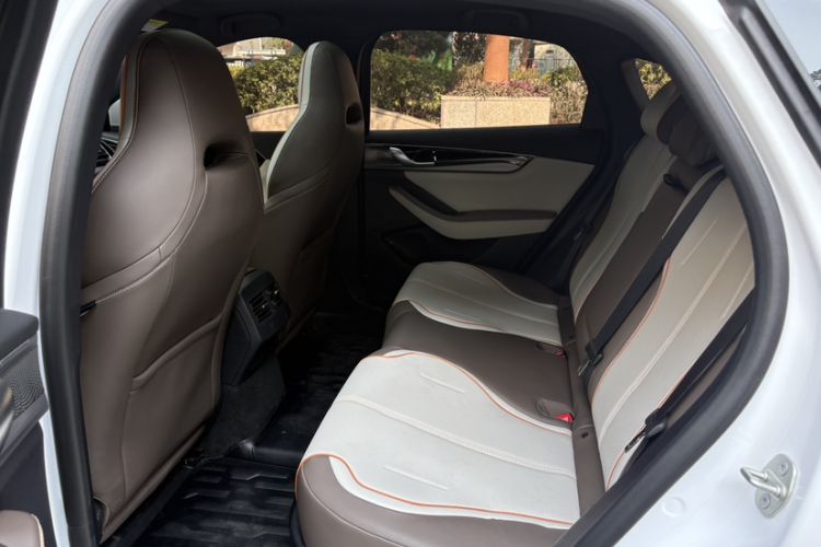 Used BYD Qin PLUS 2023 Champion Edition DM-i 120KM Excellence Model
