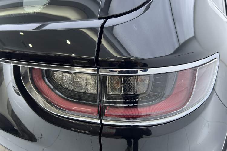 Used  Commander 2018 2.0T Two-Wheel Drive Enjoy Edition China V
