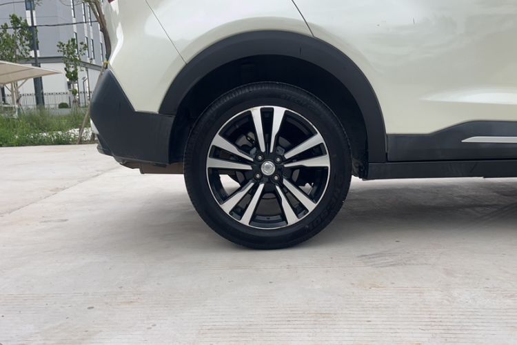 Used Nissan Kicks 2018 1.5L CVT Smart Connect Luxury Edition
