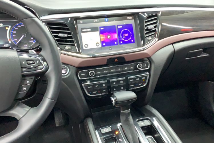 Used GAC Trumpchi GS8 2017 320T Two-Wheel Drive Luxury Smart Connectivity Version (7 Seats)
