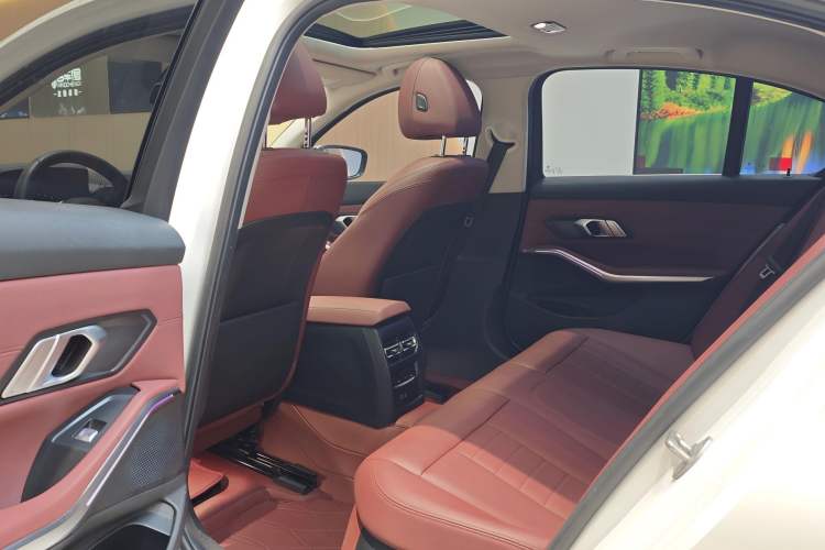 Used BMW 3 Series 2021 Second Facelift 325i M Sport Package
