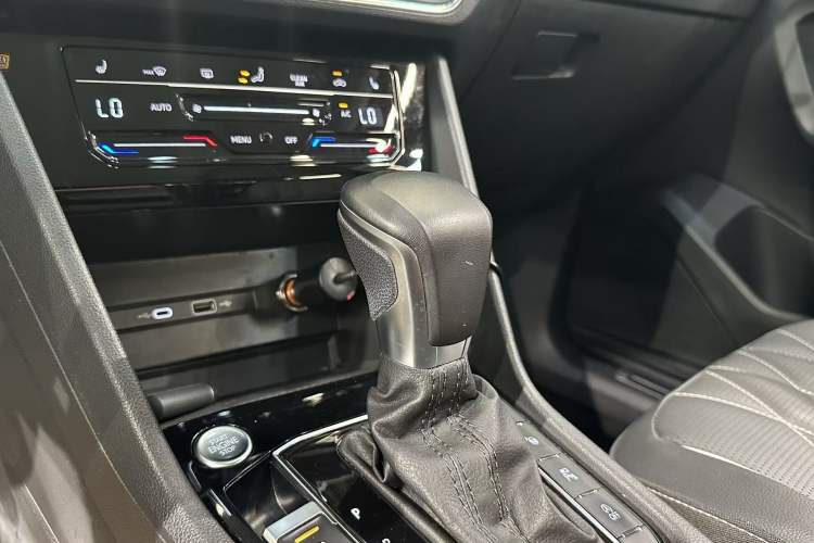 Used Volkswagen Tiguan L 2023 330TSI Automatic Two-Wheel Drive R-Line Enjoyment Edition
