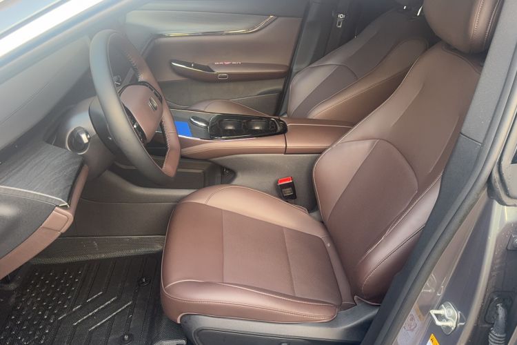 Used  A07 2025 All-Electric "Real Bargain" 525 Luxury Model
