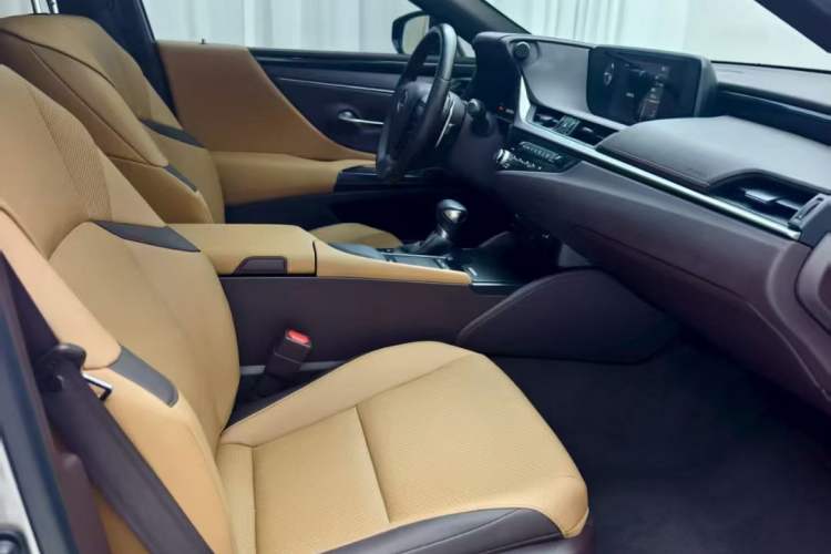 Used Lexus ES 2021 200 Excellence Edition
