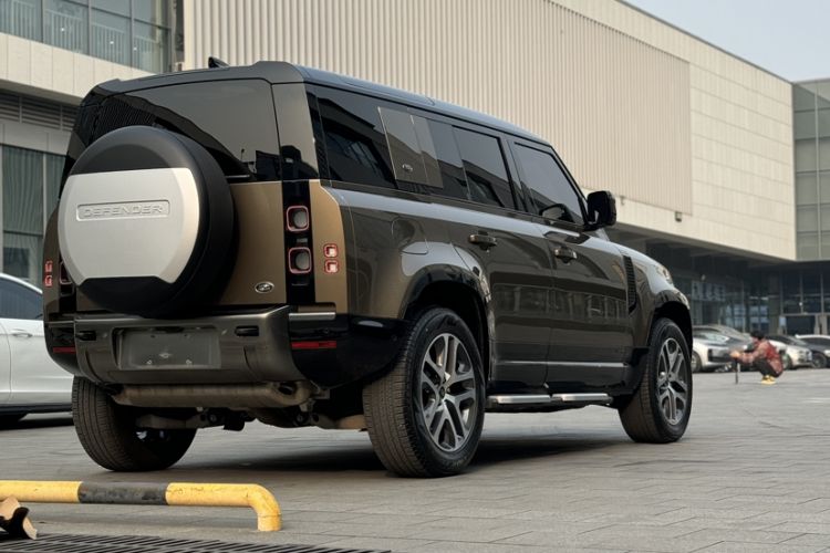 Used Land Rover Defender 2021 110 P400 X
