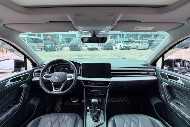 Used Toyota Vellfire 2020 Dual-Engine 2.5L HV Luxury Edition
