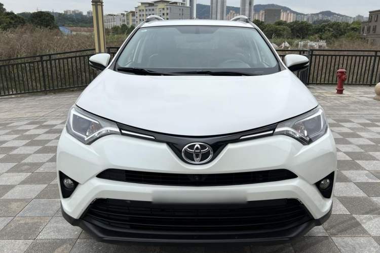 Used Toyota RAV4 2018 2.0L CVT Two-Wheel Drive Fashion X Edition
