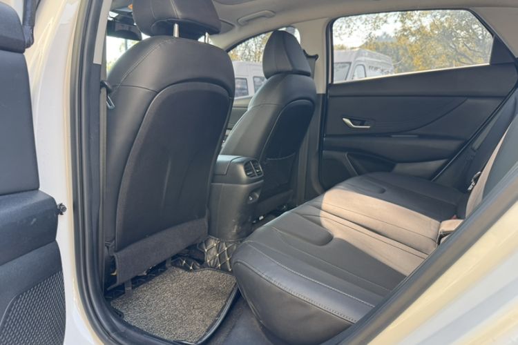 Used Hyundai Elantra 2022 1.5L CVT LUX Prestige Edition
