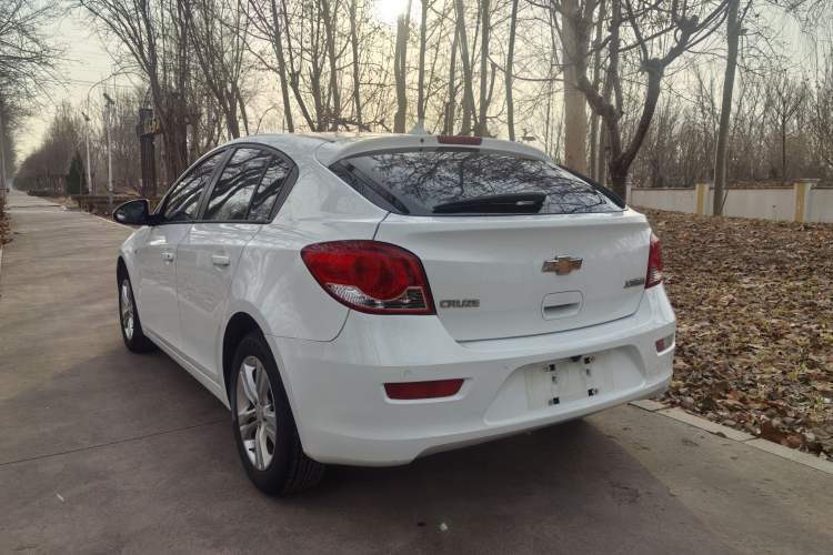 Used Chevrolet Cruze 2013 Hatchback 1.6L Automatic Luxury Model
