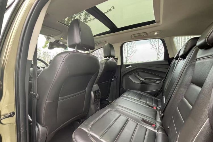 Used Ford Kuga 2018 EcoBoost 180 Two-Wheel-Drive Platinum Edition
