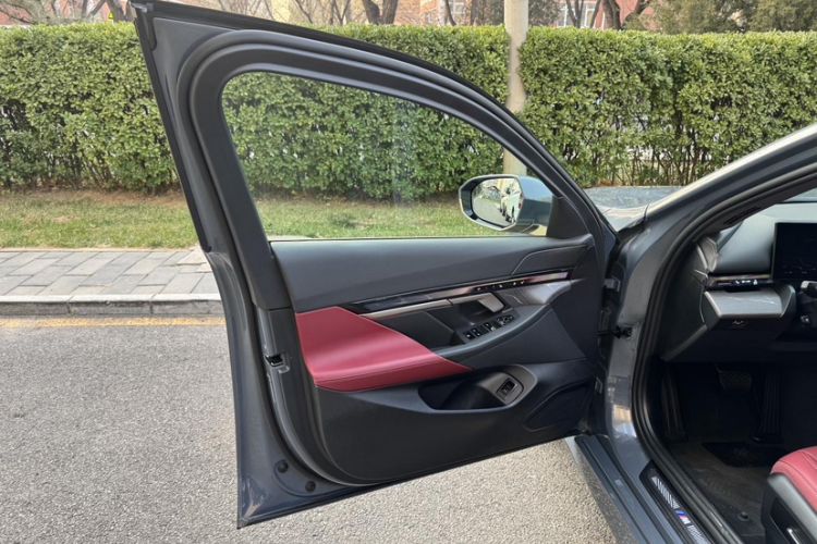 Used BMW i5 2024 eDrive 35L M Sport Package
