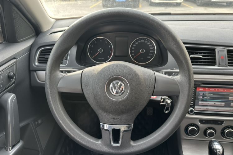 Used Volkswagen Lavida 2013 Restyled Classic 1.6L Automatic Comfort Edition
