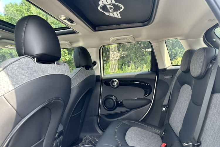 Used  MINI 2019 1.5T COOPER Classic Edition Five-Door Version
