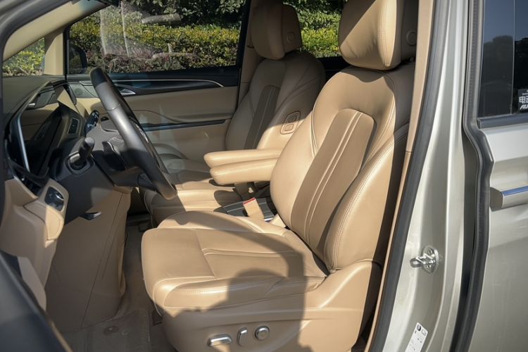 Used Buick GL8 2020 ES Land Cruiser 653T Luxury Model
