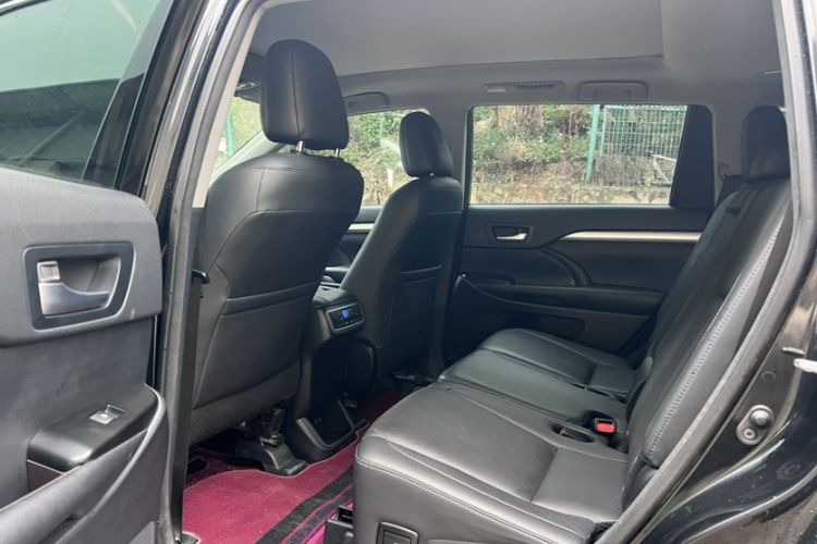 Used Toyota Highlander 2018 2.0T Four-Wheel Drive Luxury Edition 7 Seats China V Emission Standard
