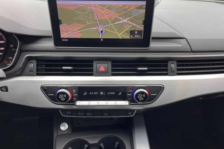 Used Audi A4L 2018 30th Anniversary Edition 40 TFSI Fashion Model
