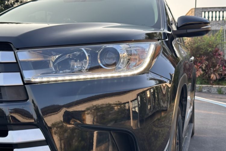 Used Toyota Highlander 2018 2.0T Two-Wheel Drive Elite Edition 7 Seats Emission Standard China V
