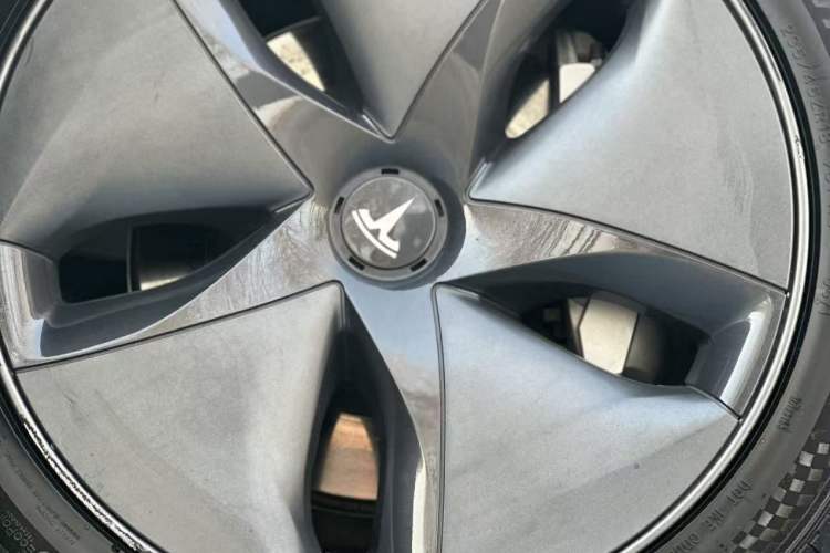 Used Tesla Model 3 2019 Standard Range Rear-Wheel Drive Upgraded Version (52 kWh)
