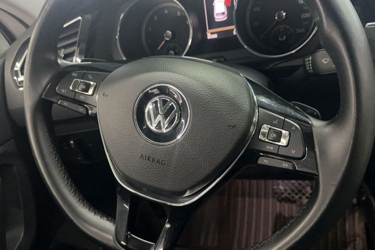 Used Volkswagen Tiguan L 2020 330TSI Automatic Two-Wheel Drive Panoramic Comfort Edition China VI Standard
