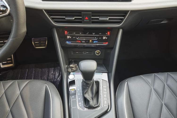 Used Volkswagen Tiguan L 2022 330TSI Automatic Two-Wheel Drive R-Line Enhanced Edition