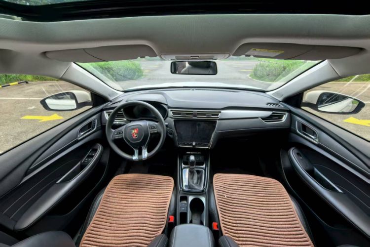 Used Roewe i5 2020 1.5L Automatic 4G Connect Luxury Flagship Edition
