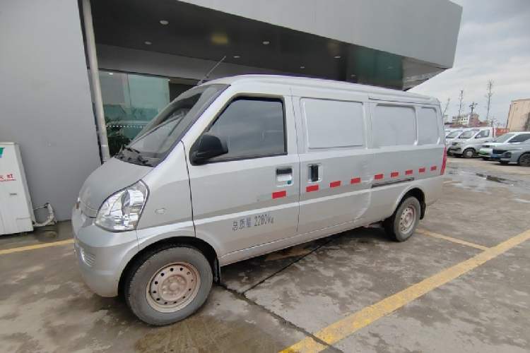 Used Wuling Rongguang EV 2023 Base Model Enclosed-Window Vehicle with 2 Seats Powered by Huating Battery

