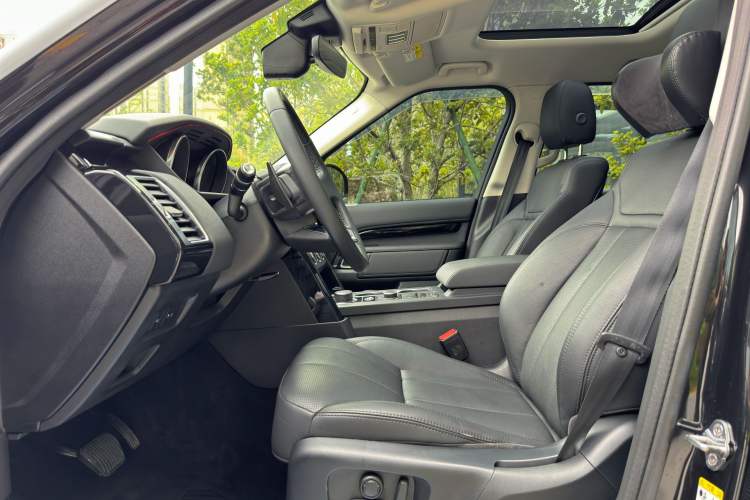 Used Land Rover Discovery 2019 3.0 SC V6 SE
