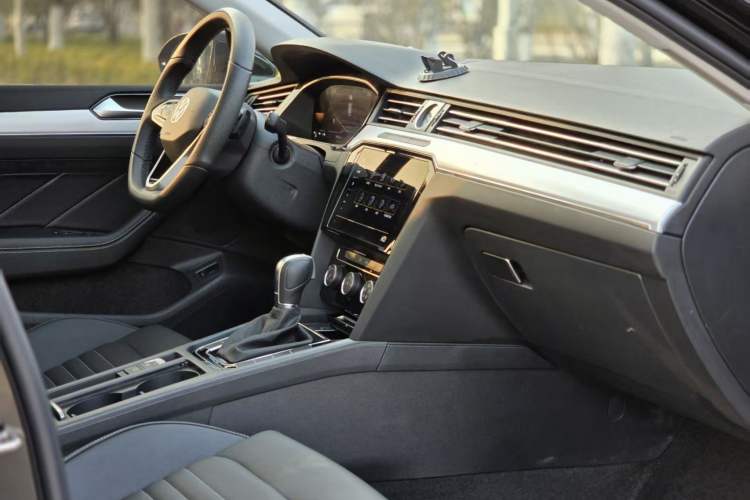 Used Volkswagen Magotan 2025 Zhongxiang Version 280TSI DSG Comfort Edition
