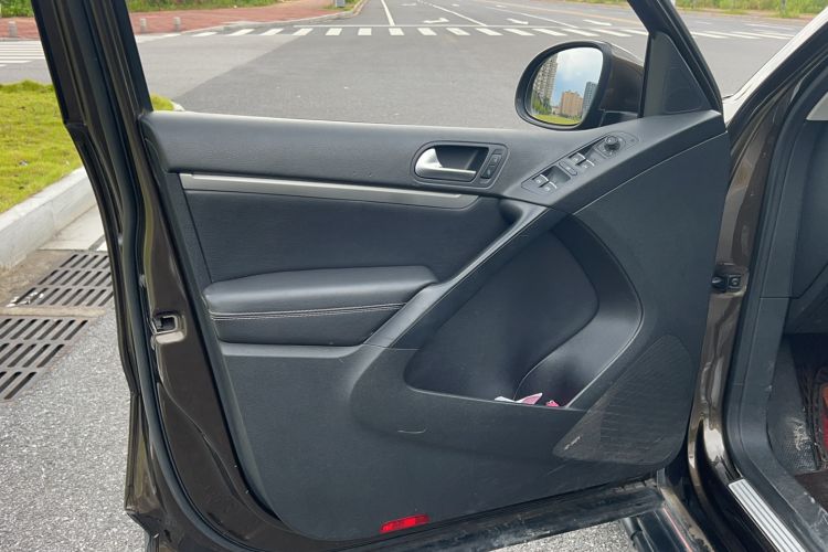 Used Volkswagen Tiguan 2016 280TSI Automatic Two-Wheel Drive Silk Road Comfort Edition
