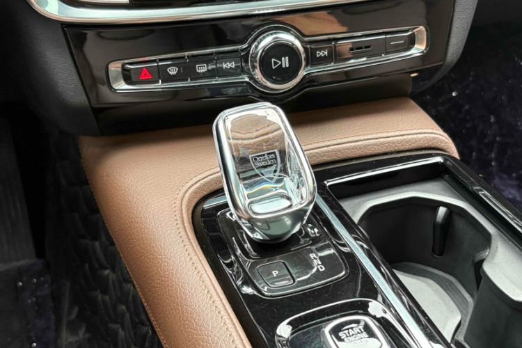 Used Volvo S90 New Energy 2021 T8 eDrive Hybrid Zhiyi Luxury Edition
