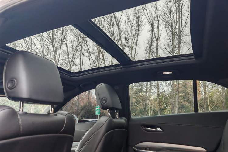 Used Cadillac XT4 2021 28T Two-Wheel Drive Luxury Version