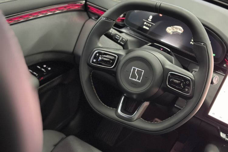 Used Zeekr 7X 2025 100 kWh Long-Range Rear-Wheel Drive with Intelligent Driving Features
