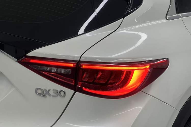 Used Infiniti QX30 2017 2.0T Four-Wheel Drive Fashion Edition