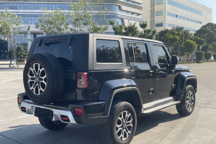 Used  BJ40 2020 2.0T Automatic Four-Wheel Drive Urban Hunter Edition Chivalrous Type
