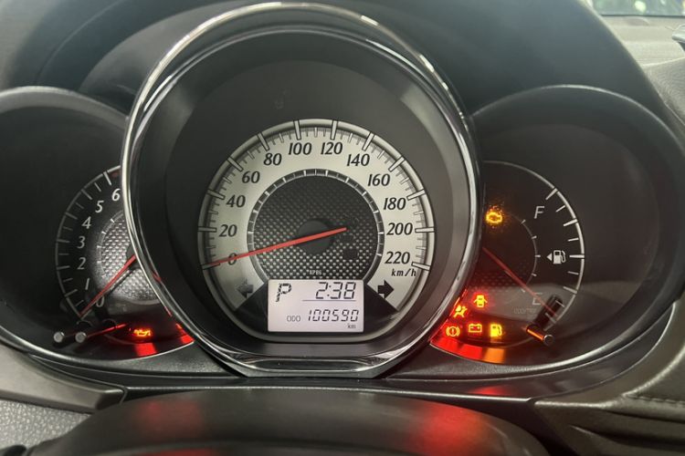 Used Toyota YARiS L 2016 1.5G Automatic XunSu Model with Sunroof
