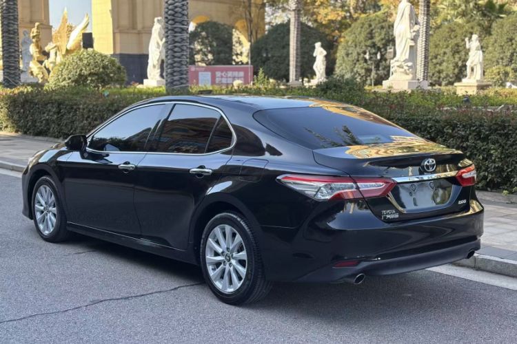 Used Toyota Camry 2018 2.0G Luxury Edition
