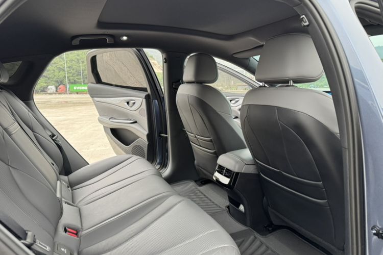 Used BYD Seal 2024 HONOR Edition DM-i 1.5L 121km Luxury Model
