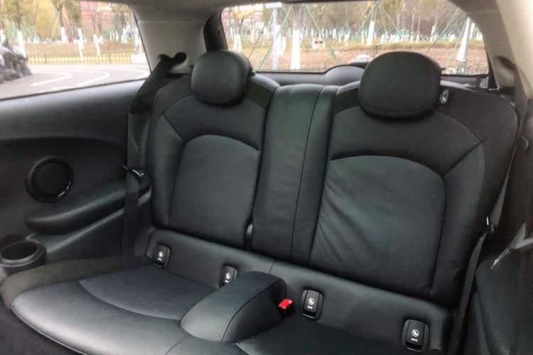 Used  MINI 2018 2.0T COOPER S Classic Edition