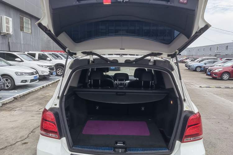 Used Mercedes-Benz GLK-Class 2013 GLK 300 4MATIC Dynamic Sunroof Model