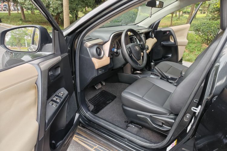 Used Toyota RAV4 2013 2.0L CVT Four-Wheel Drive Fashion Edition